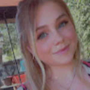 Meet your Posher, Chloe